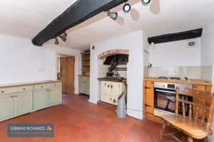 Kitchen- click for photo gallery